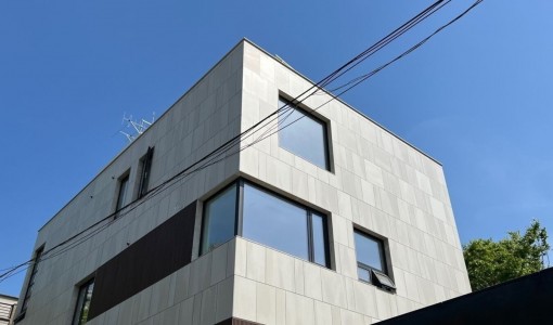 TYPE : Office and Business _ 서울 용산구 한남동!@!PRODUCTS : Windows, Doors, Façade system!@!SERIES : ADS 75.SI, AWS 75.SI+, FWS 60.SI